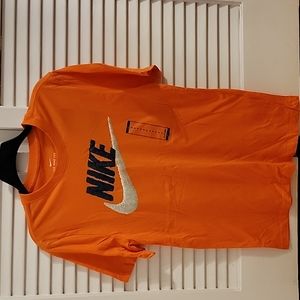 Nike men's small tshirt NWT